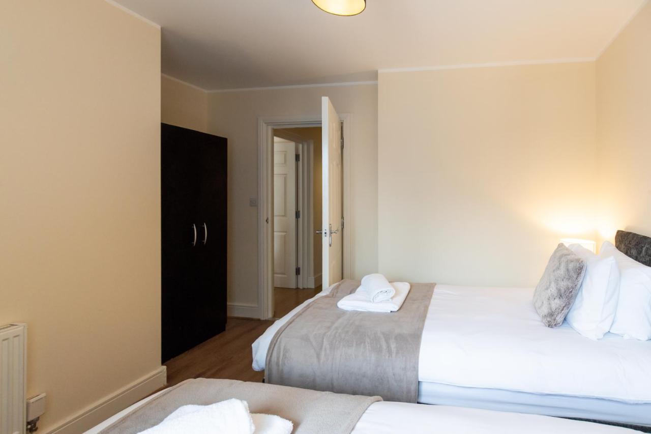 1-Bedroom Apartment With Balcony, הודסדון מראה חיצוני תמונה