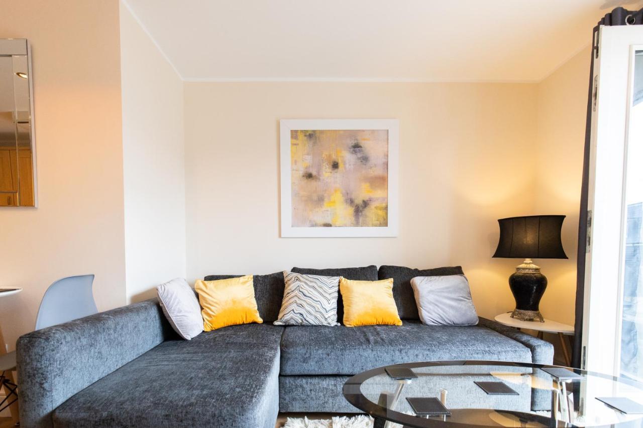 1-Bedroom Apartment With Balcony, הודסדון מראה חיצוני תמונה